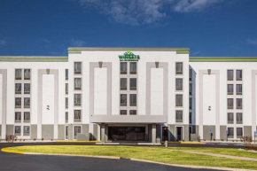 Отель Wingate by Wyndham Louisville Airport Expo Center  Луисвилл